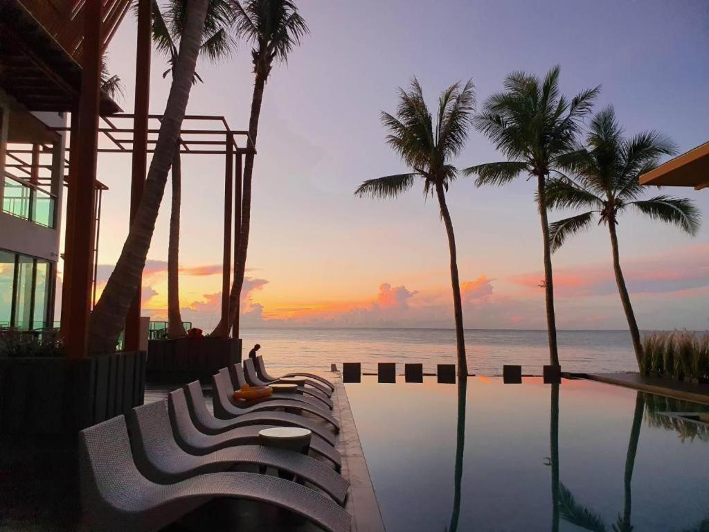 Eco Cozy Beachfront Resort Chaam Hua Hin Extérieur photo