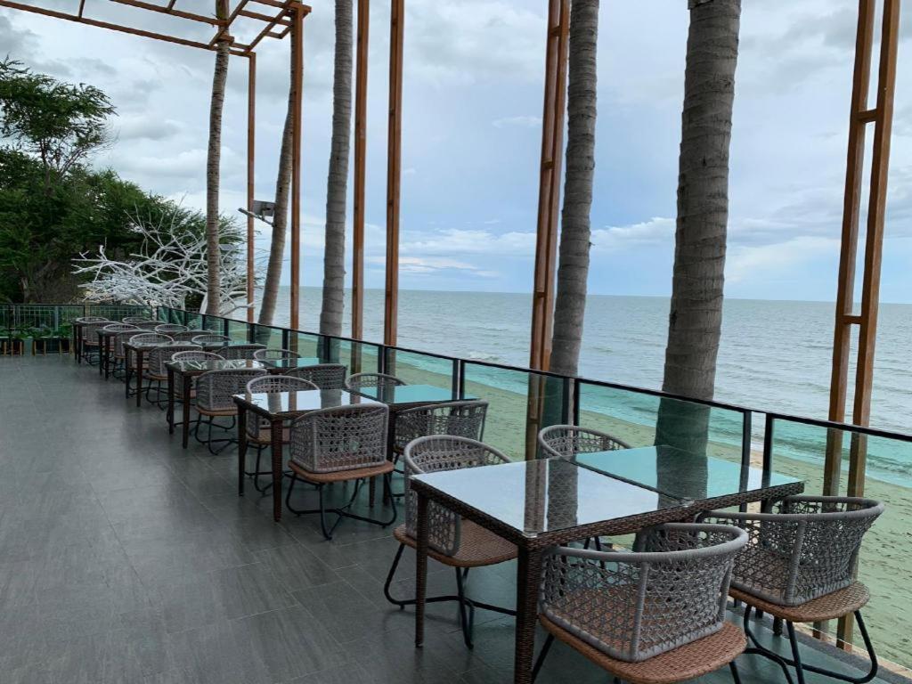 Eco Cozy Beachfront Resort Chaam Hua Hin Extérieur photo