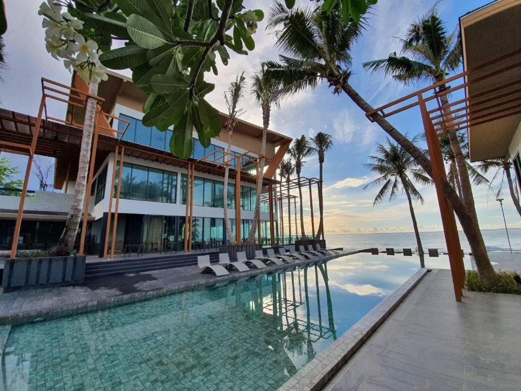 Eco Cozy Beachfront Resort Chaam Hua Hin Extérieur photo