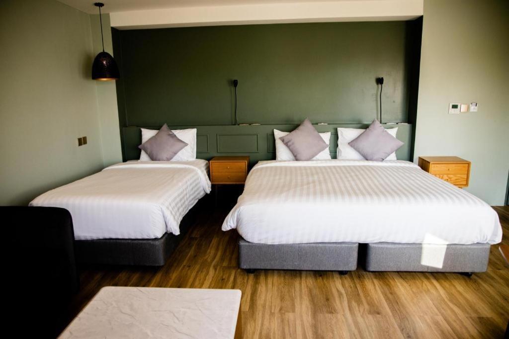 Eco Cozy Beachfront Resort Chaam Hua Hin Extérieur photo