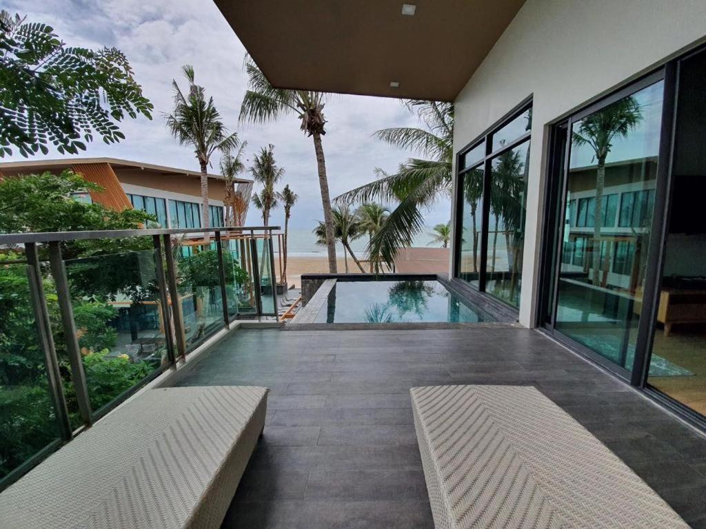 Eco Cozy Beachfront Resort Chaam Hua Hin Extérieur photo