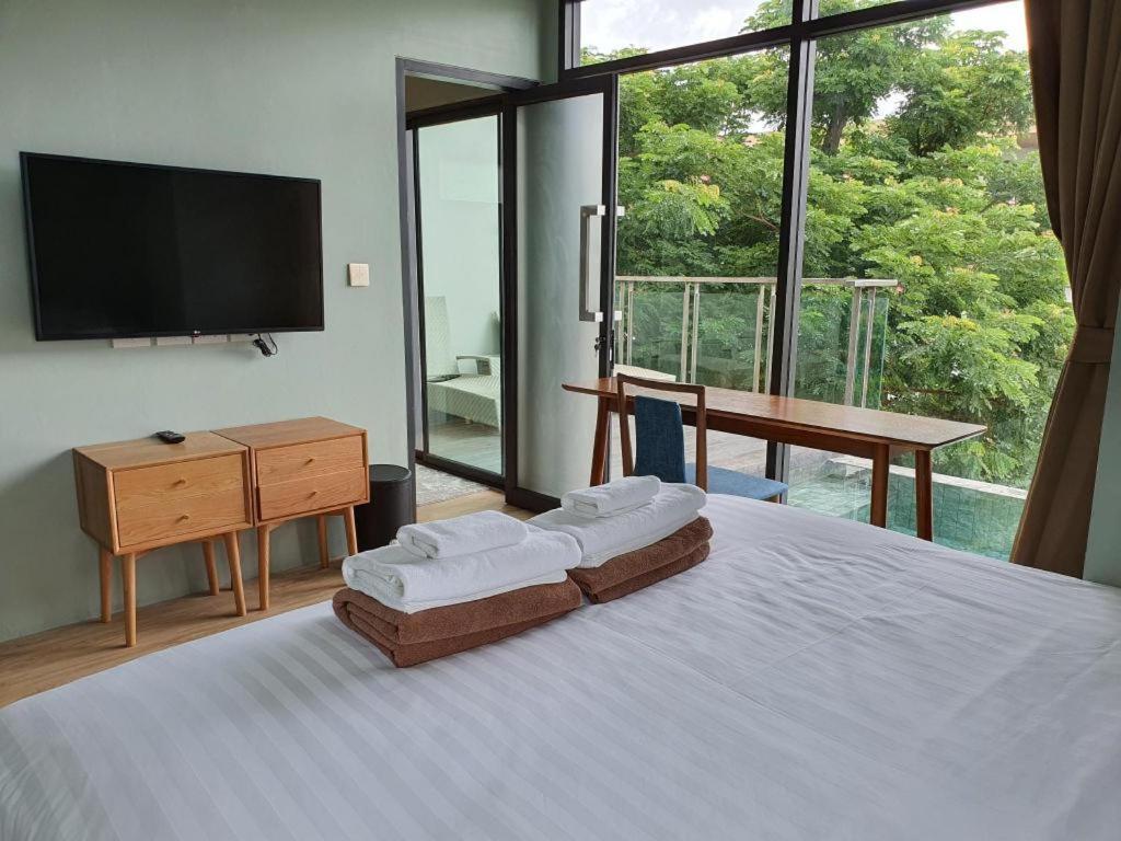 Eco Cozy Beachfront Resort Chaam Hua Hin Extérieur photo