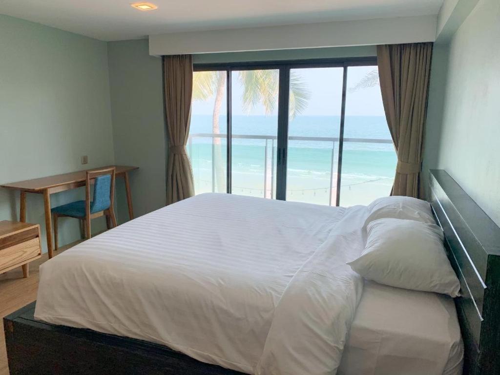 Eco Cozy Beachfront Resort Chaam Hua Hin Extérieur photo