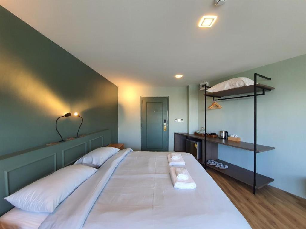 Eco Cozy Beachfront Resort Chaam Hua Hin Extérieur photo