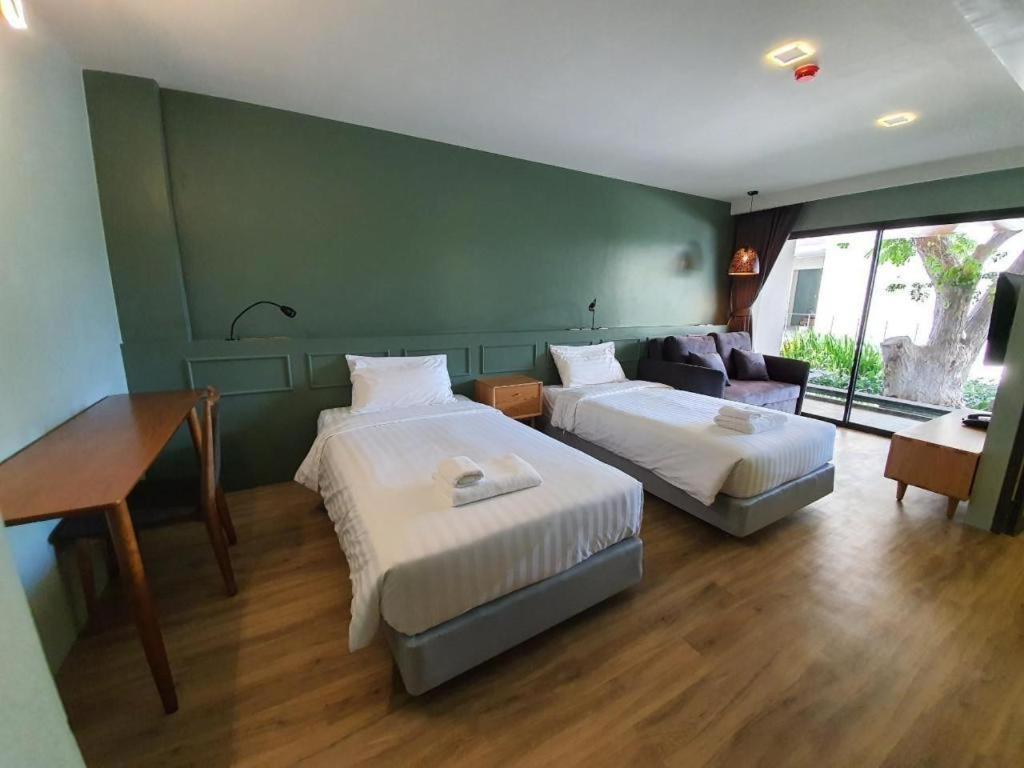 Eco Cozy Beachfront Resort Chaam Hua Hin Extérieur photo