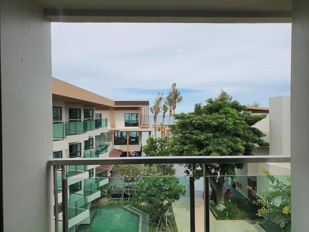 Eco Cozy Beachfront Resort Chaam Hua Hin Extérieur photo